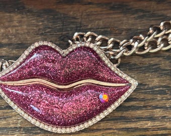 Betsey Johnson glitter lips pendant necklace