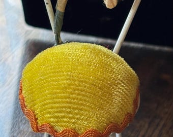 Vintage chair pincushion - Shabby chic - Cafe-style chair with flowers and yellow cushion