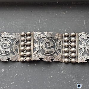 Los Ballesteros Cuff - Etsy