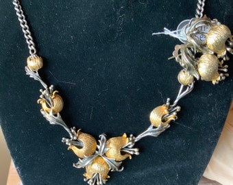 European Ornate Flower Silver Necklace & Earring Set