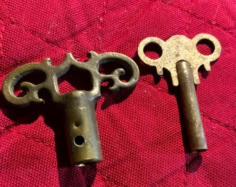2 vintage grandfather mantle clock keys