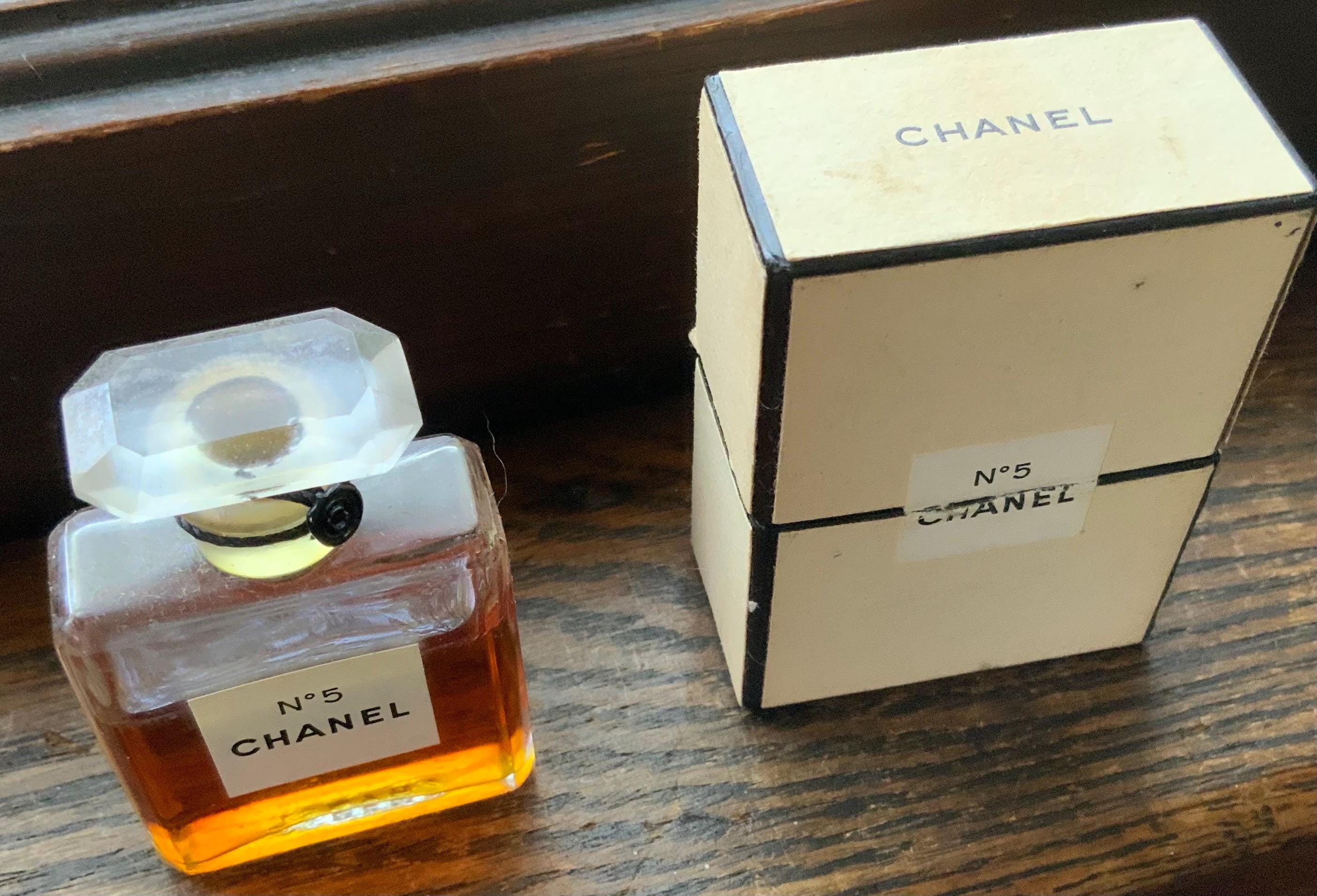 Vintage Chanel No 5 Size 8 Perfume 1/2 Fl oz w/ Box 70% Full Wax Seal Intact
