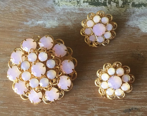 Milky pink flower rhinestone brooch and earrings - image 2