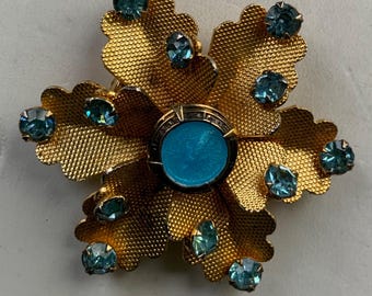 Vintage Flower Madonna Center Blue Prong set Rhinestones GoldTone Brooch
