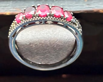 Vintage Sterling silver ring with 5 nice size rubies
