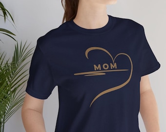 Mom Heart Shirt Minimalist, Mother's Day Gift, Aesthetic Mom Tee, Cute Mama Shirt, Simple Mom Gift, Modern Mom Shirt
