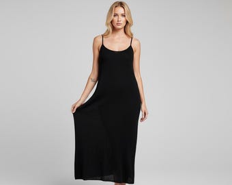 Minimal Knit Slip Dress Pattern – Lightweight Summer Dress with Adjustable Straps