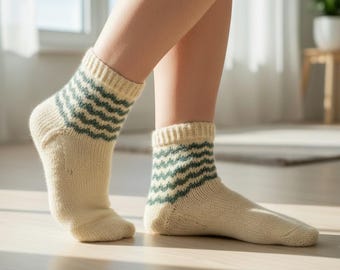 Patrón de calcetines de punto con rayas en zigzag: calcetines tobilleros acogedores estilo Fair Isle para mujer