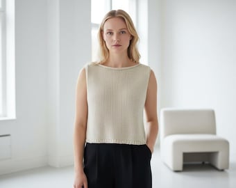 Patrón de top de punto minimalista sin mangas: elegante camiseta de tirantes de verano para mujer con líneas limpias