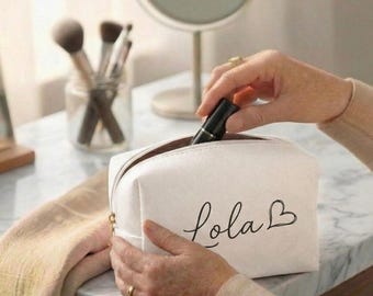 Personalized Makeup Bag with Name, Custom Cosmetic Bag for Women, Bridesmaid Gift, Gift for Her,Minimalist Wedding Party Favor