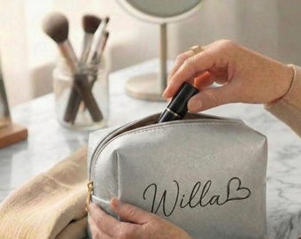 Personalized Saffiano Makeup Bag with Heart, Custom Name Cosmetic Case,Vegan Leather Toiletry Bag,Bridesmaid Proposal Gift,Gift for Her 2026