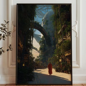 Könnte beinhalten: Gerahmter Kunstdruck, der eine futuristische Stadtszene zeigt. Eine Person in einem orangefarbenen Gewand geht eine sonnenbeschienene Straße entlang. Gebäude sind mit viel Grün bedeckt, mit einem großen Torbogen und einer Kuppelstruktur im Hintergrund. Das Kunstwerk ist schwarz gerahmt.