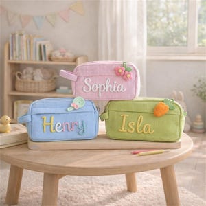 Personalisierte Cord-Federmäppchen, gestickter Name, Geschenk zum Schulanfang