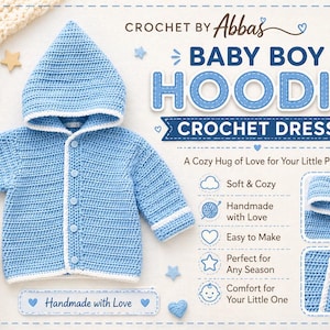 Puede incluir: Una sudadera con capucha para bebé de ganchillo azul claro, con capucha y cierre de botones. La sudadera con capucha tiene ribetes blancos y se muestra con un osito de peluche y estrellas decorativas. El texto de la imagen dice "Baby Boy Hoodie Crochet Dress".
