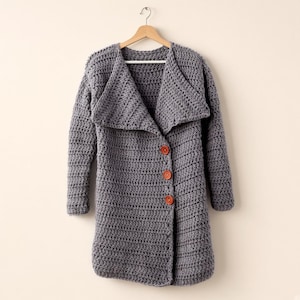 Häkelanleitung für einen Mantel mit großem Kragen (PDF) | Häkelmantel für Damen | Oversize-Häkeljacke | Größen XS–5XL | Sofort-Download