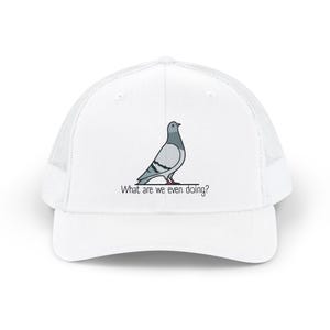 Czapka typu snapback z gołębiem kryzysu egzystencjalnego „Co my w ogóle robimy?” | Czapka typu trucker