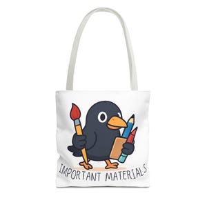 Illustrazione di un corvo con borsa portaoggetti per materiali artistici / Materiali importanti