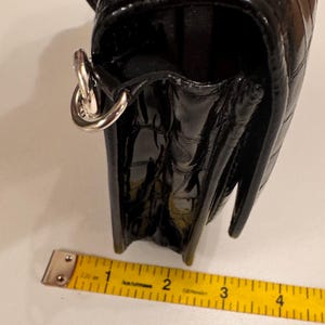 Brighton vintage zwarte mini schoudertas met krokodillenreliëf afbeelding 13