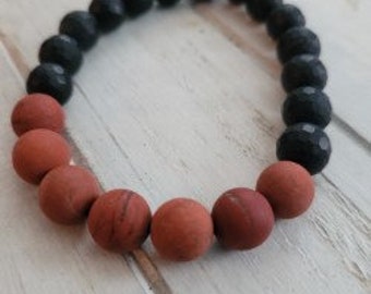 21 - 10MM Matte Faceted Onyx & Red Jasper