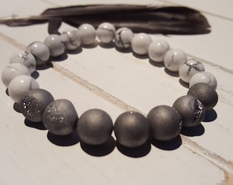 21 - 10MM WHite Howlite & Agate Geodes