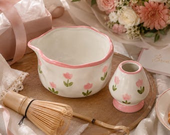 Handgemaakte roze matcha-set met bloemen, keramische matchakom met gardehouder, cadeau bruidsmeisje, cadeau thuiscafé