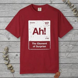 Peut inclure: Panneau en bois rustique avec l'inscription "Welcome to our home" en lettres blanches. Le panneau présente une finition vieillie et un design simple et accueillant, idéal pour un porche ou une entrée.