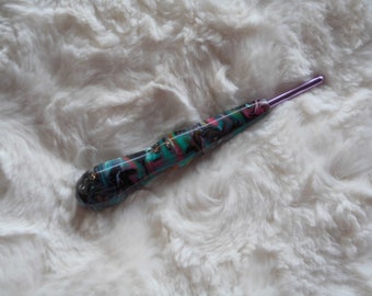 Resin Crochet Hook, custom crochet hook, ergonomic crochet hook, Susan Bates  crochet hook, fiber arts, crochet arts, RTS crochet hook