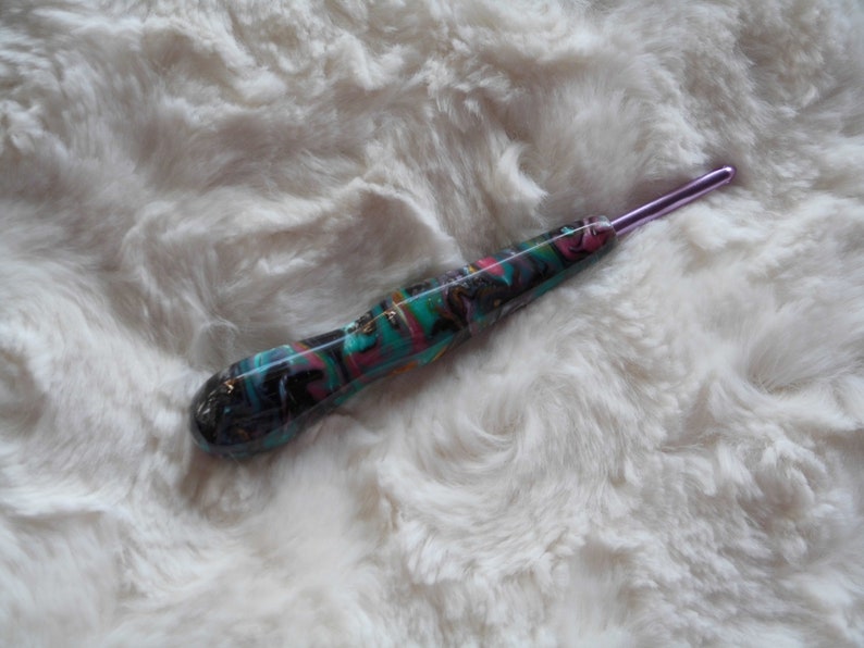 Resin Crochet Hook, custom crochet hook, ergonomic crochet hook, Susan Bates crochet hook, fiber arts, crochet arts, RTS crochet hook image 1