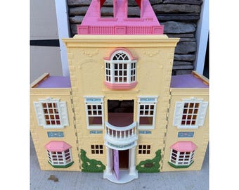 Fisher-Price Loving Family Grand Dollhouse Yellow Victorian Fold Out Toy 74670