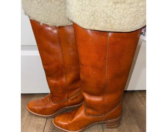 Botas altas vintage Dingo de piel sintética color marrón claro con forro de borrego sintético y suela Vibram A7999 7.5 M