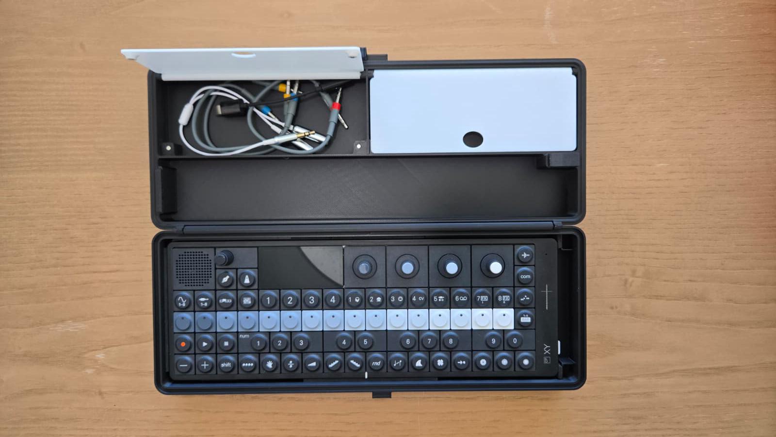 teenage engineering OP-1 field 純正ケース付き Teenage Engineering