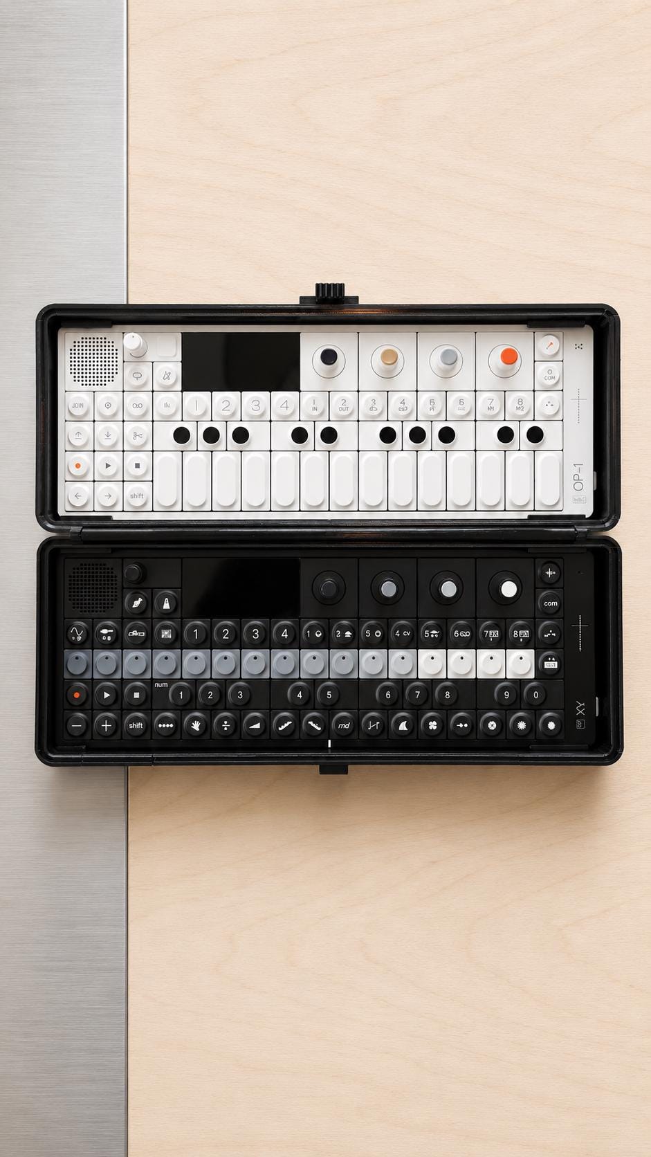 Teenage engineering OP-1 field ケース Hard Transport Case for OP-1 Field & OP-XY by Teenage Engineering