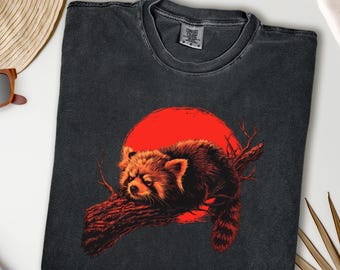 Camiseta Panda Vermelho, Camiseta Animais do Extremo Oriente, Camiseta Pôr do Sol com Panda Vermelho, Presente para Amantes da Floresta de Bambu, Camisetas Chinesas