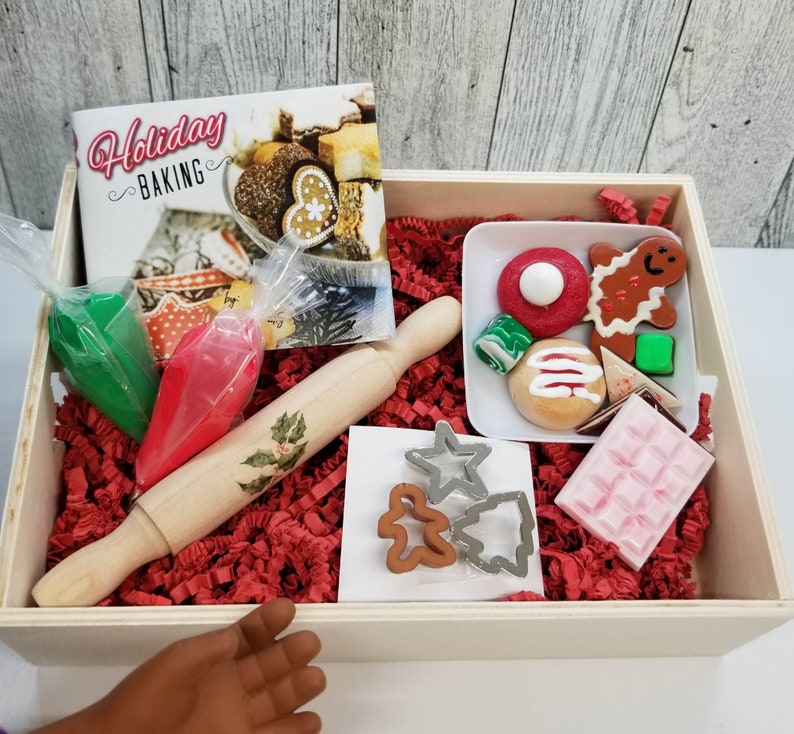 13 Scale PRICE REDUCED Christmas/holiday Baking Gift Set for 18 Inch