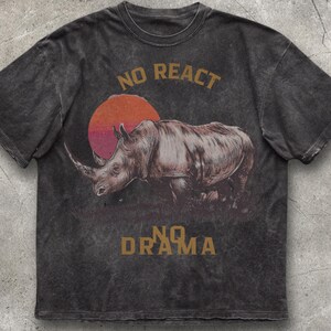 Maglietta "No React No Drama", maglietta divertente per sviluppatori, maglietta umoristica per programmatori, regalo per programmatori, maglietta con grafica Rhino, maglietta vintage