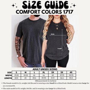 K&ouml;nnte beinhalten: Eine Gr&ouml;&szlig;entabelle f&uuml;r Comfort Colors 1717 T-Shirts mit einer &Uuml;bersicht f&uuml;r Unisex-Gr&ouml;&szlig;en f&uuml;r Erwachsene in Zoll. Die Tabelle listet Breiten und L&auml;ngen f&uuml;r die Gr&ouml;&szlig;en S bis 4X auf. Die Grafik enth&auml;lt Textbeschriftungen f&uuml;r Breite und L&auml;nge.