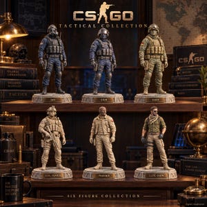 Könnte beinhalten: Eine Sammlung von sechs CS:GO Tactical Collection Actionfiguren auf runden Sockeln. Die Figuren stellen SAS, GIGN, GSG9, SEAL Team 6, Phoenix und Elite Crew dar, jeweils ausgestattet mit detaillierter taktischer Ausrüstung, Uniformen und Zubehör.