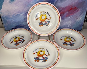 Juego de cuatro cuencos para patineta Spaghettio de Corelle by Corning, platos para sopa, ensalada o cereales, estilo vintage de los 90 y 2000.