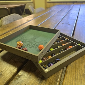 Große Würfelschale mit Aufbew