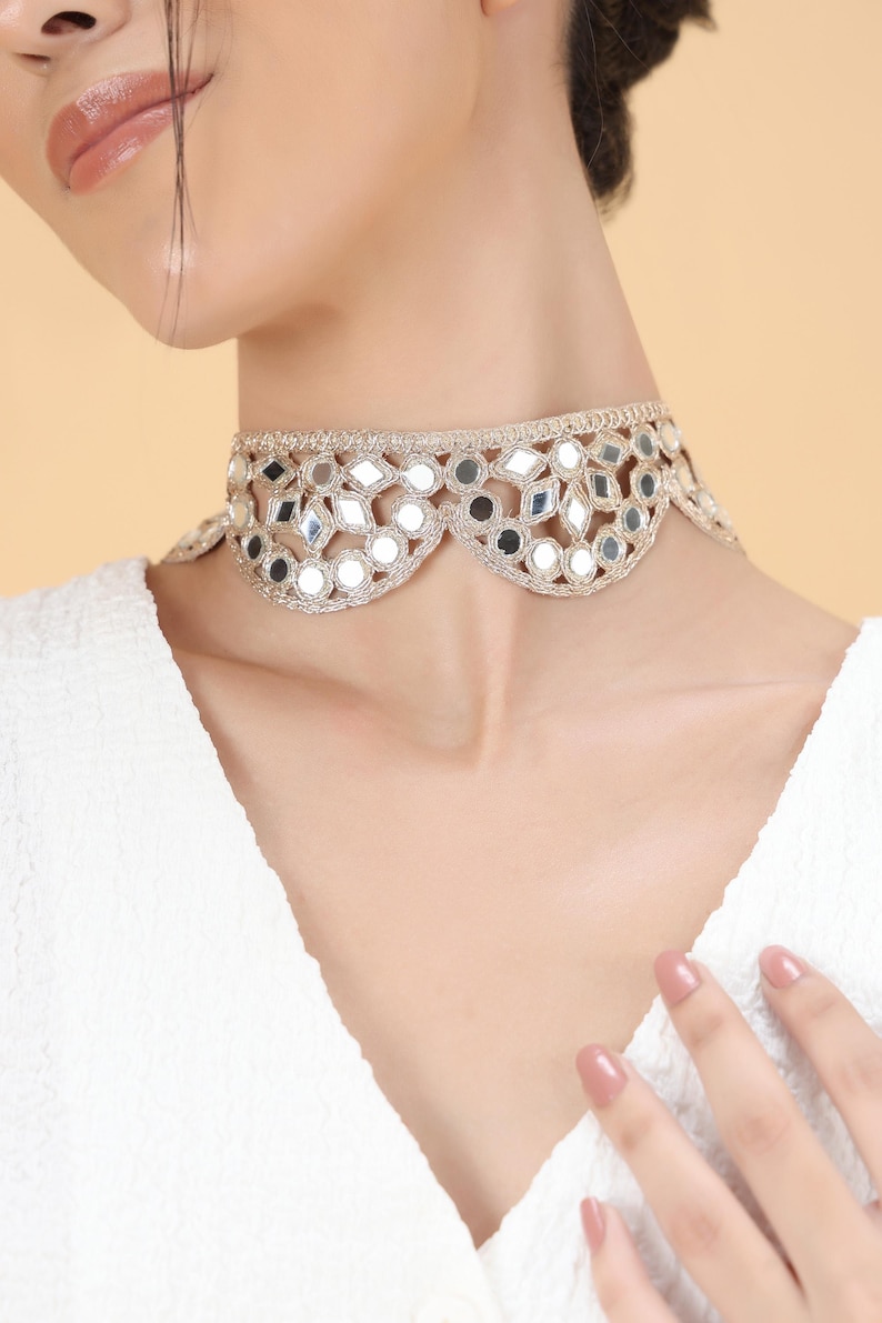 Victorian style adjustable lace necklace with romantic detailing