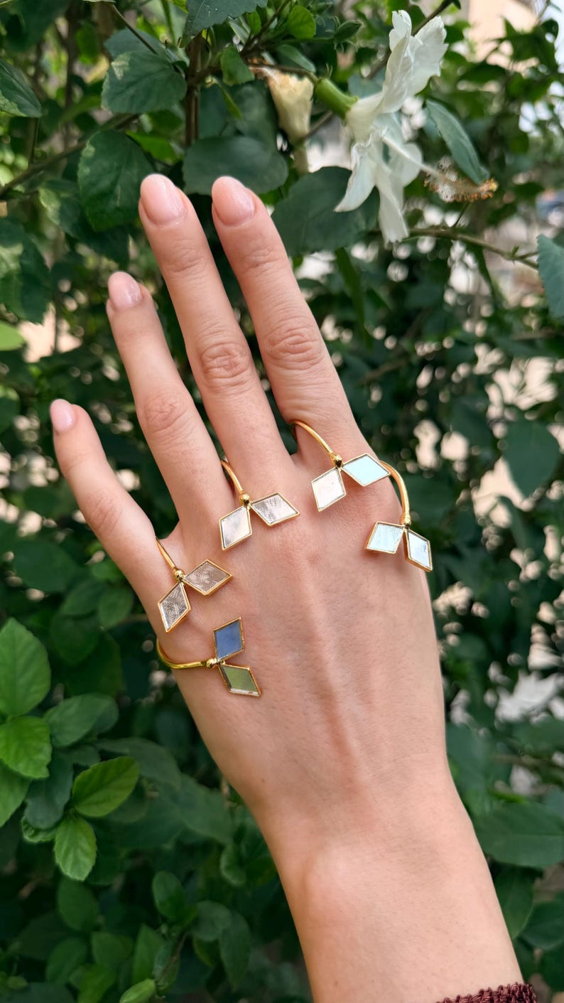 Festival style mirror brass finger cuff
Handmade slave ring cuff bracelet design
Joyas De metal