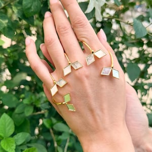 Statement boho palm jewelry for women
Adjustable artisan brass hand harness
Joyas De metal