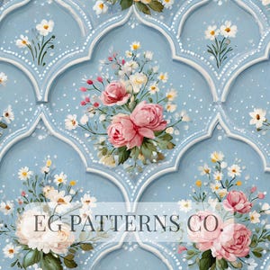 Może przedstawiać: Powtarzający się wzór z jasnoniebieskim tłem i białymi kształtami czterolistnymi. Każdy kształt zawiera bukiet różowych róż, białych stokrotek i zielonych liści. Tekst "EG PATTERNS CO." znajduje się na dole.