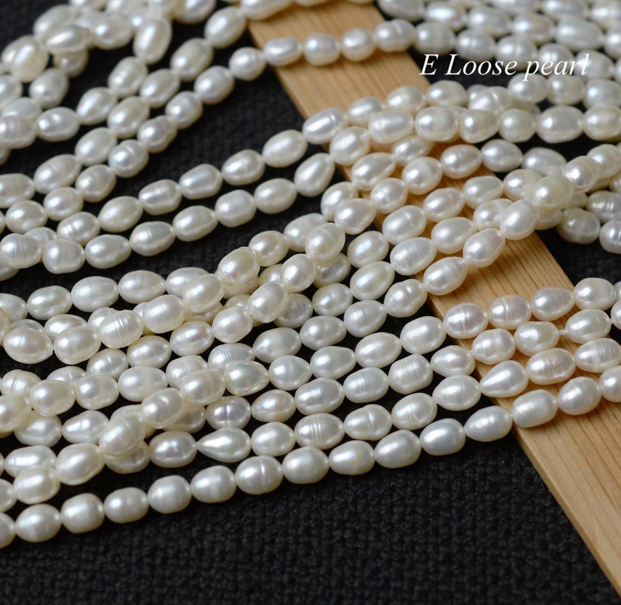 10~11mm Natural Cultured Freshwater Pearl Beads Rice Shape White Loose  Beads Hole: 0.8 mm 
