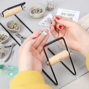 Kit de telar para hacer joyas: herramienta para tejer pulseras y collares con cuentas de vidrio.