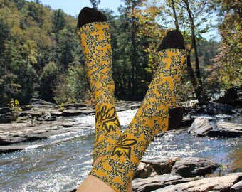 Yellow CRWN All Over Pattern CRWN logo Socks | Abstract Street Art Crew Socks