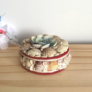 Vintage Seashell Trinket Box Made in Taiwan Small Shell Jewelry Box Coastal Decor Keepsake Box