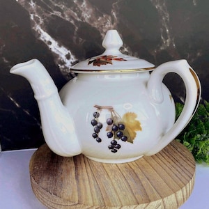 Vintage Royal Worcester Grapevine Teapot – Fine Bone China England – Cottagecore English Tea Pot – Mid Century Teaware