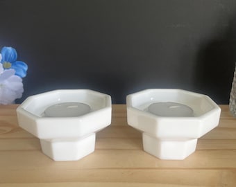 Vintage Frankrike Vitt Glas Värmeljusstakar Set med 2 Åttkantiga Ljusdekorationer i Mjölkglasstil