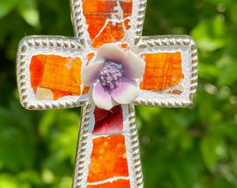 Handgemaakte oranje kruis ornament hanger uit vintage gebroken China met bloem handgemaakt christelijk cadeau